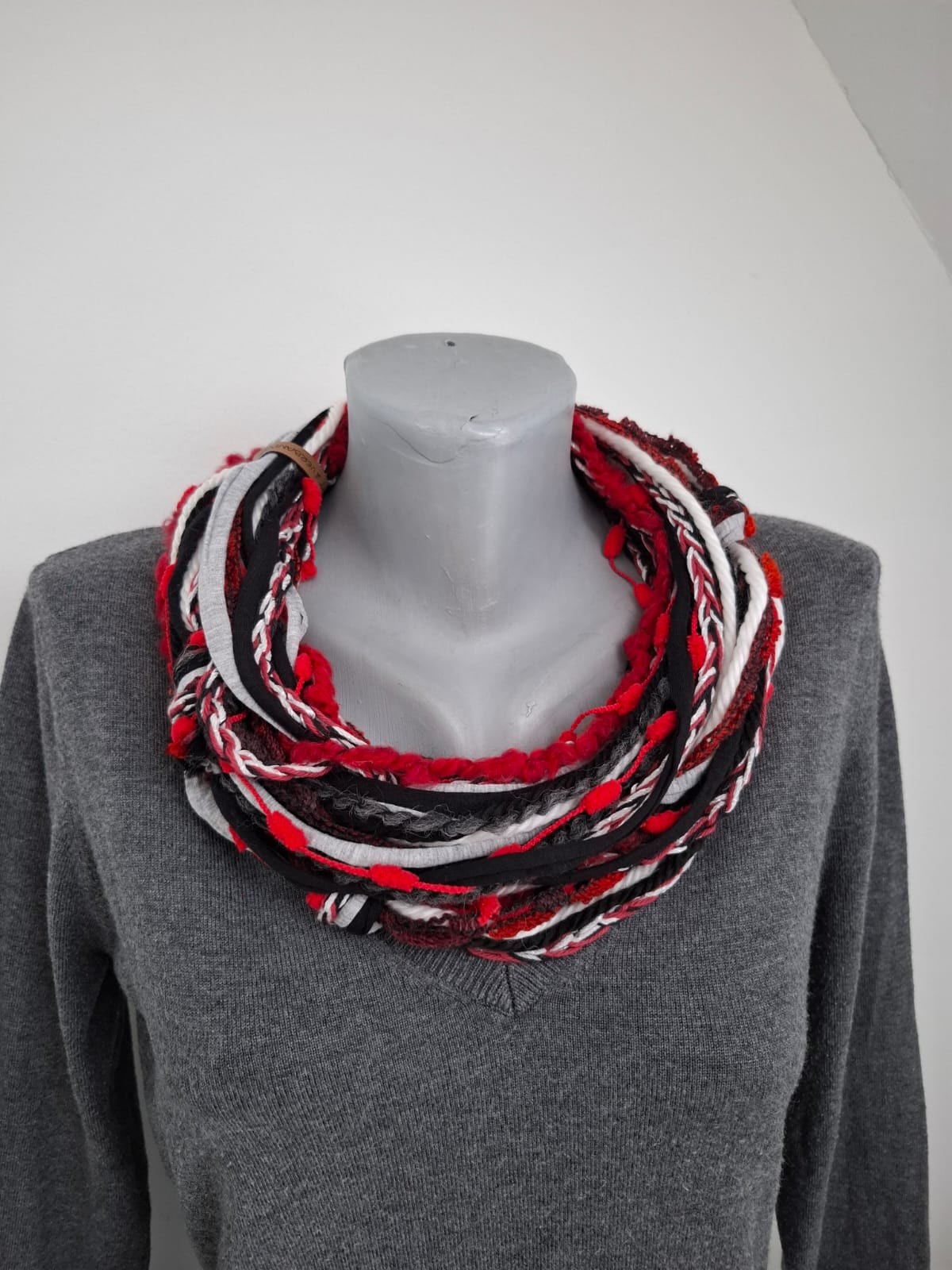 Loop-Schal Vulkan, handgeknüpft Wintervariante