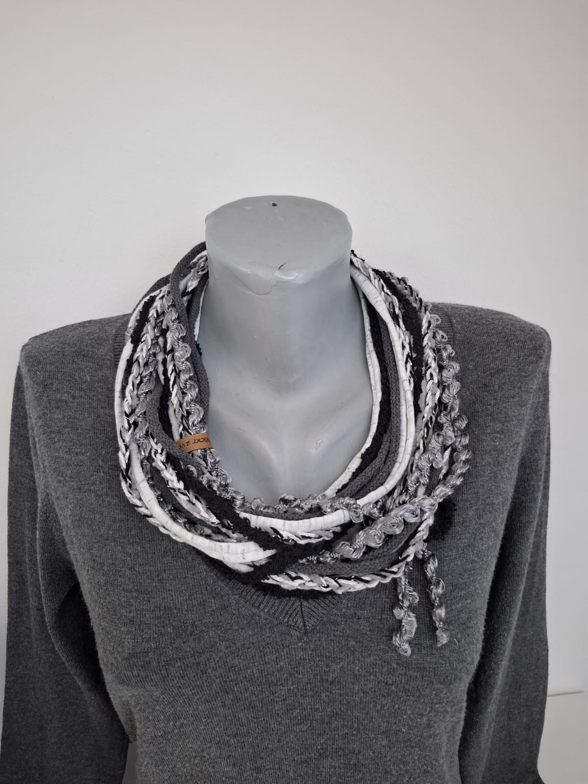 Loop-Schal Eleganz, handgeknüpft