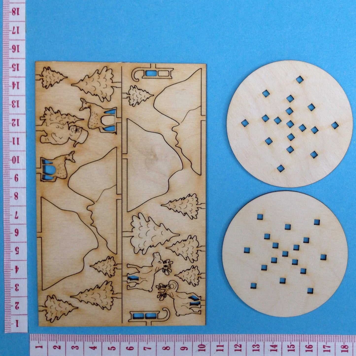 2 x Mini-Diorama aus Holz Schneemann und Rentier