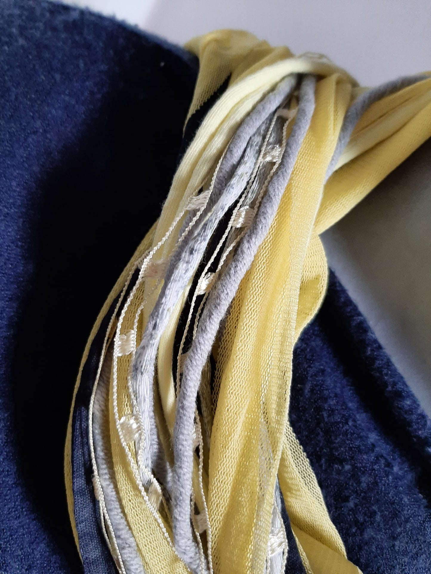 Loop Schal Zitronenfalter,handgeknüpft, Ganzjahresvariante
