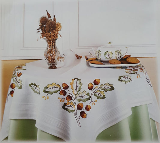 Duftin Stickpackung Mitteldecke Herbst, Platt-Stielstich, 80x80cm