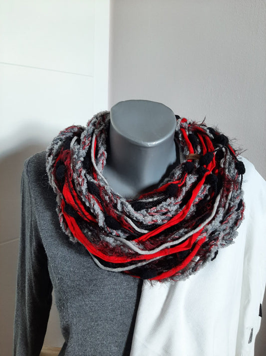Loop-Schal Roter Mond, handgeknüpft Wintervariante