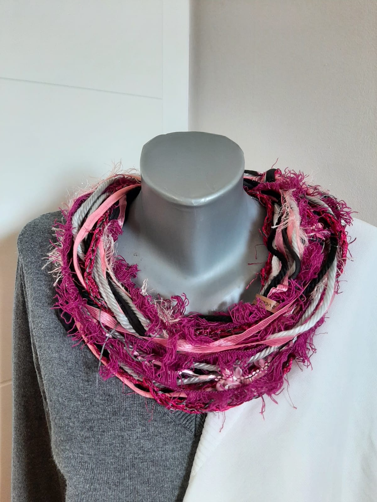Loop-Schal Pink, handgeknüpft Wintervariante