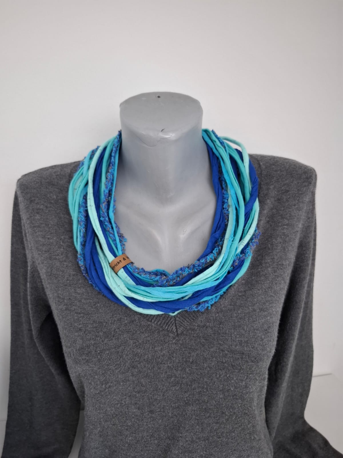 Loop-Schal Eis handgeknüpft