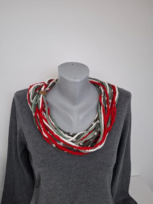 Loop-Schal Mohnwiese, handgeknüpft