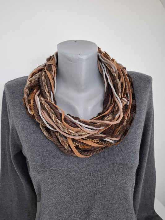 Loop-Schal Schokolade,  handgeknüpft Wintervariante