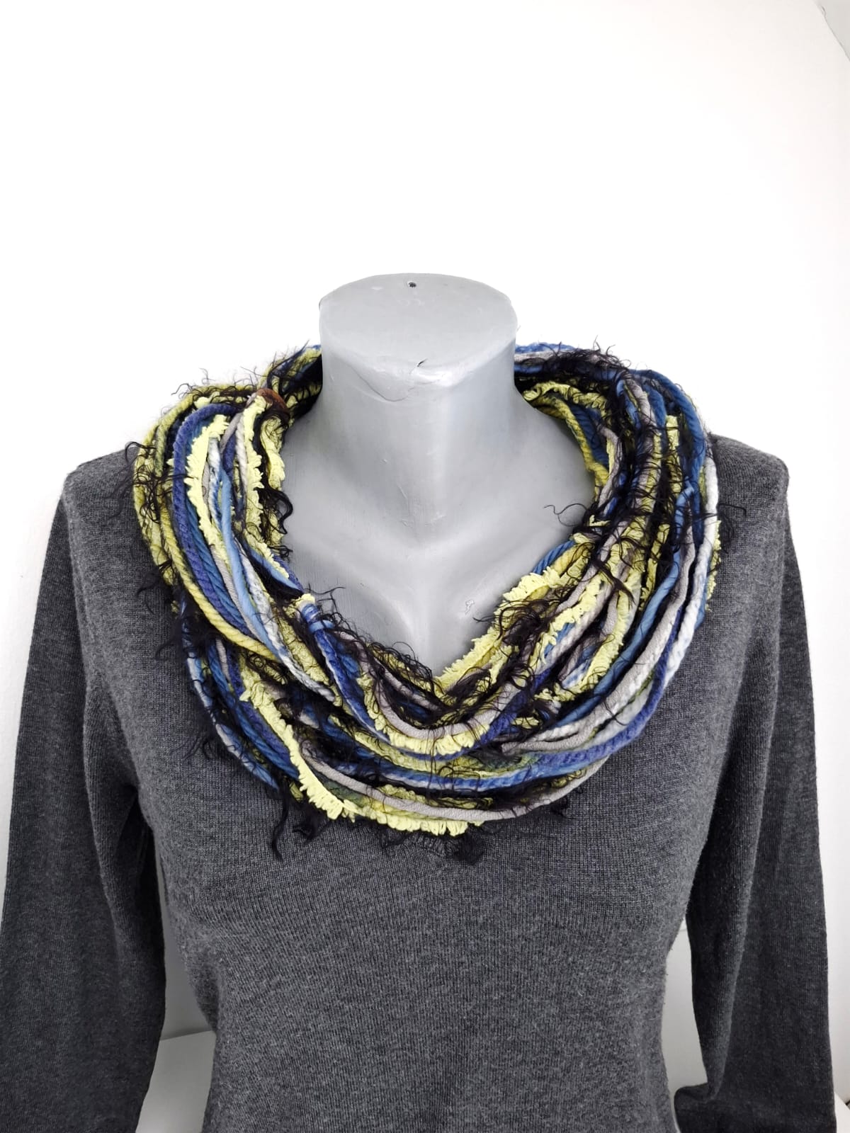 Loop-Schal Eismeer,  handgeknüpft Wintervariante