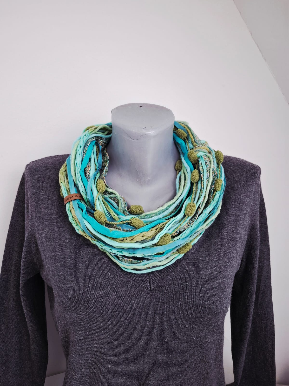 Loop-Schal Wintermeer,  handgeknüpft Wintervariante