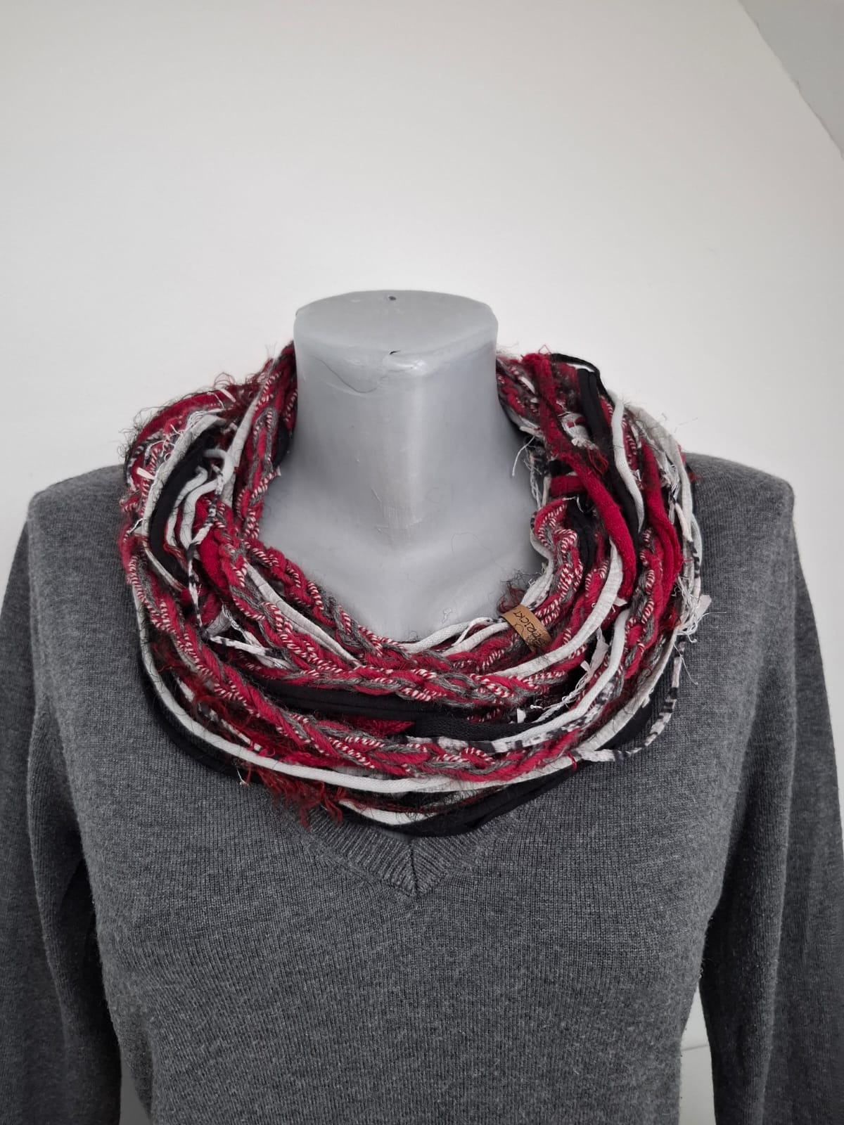 Loop-Schal Bordeaux, handgeknüpft Wintervariante