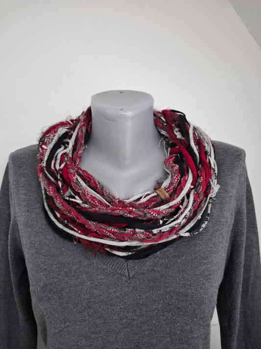 Loop-Schal Bordeaux, handgeknüpft Wintervariante