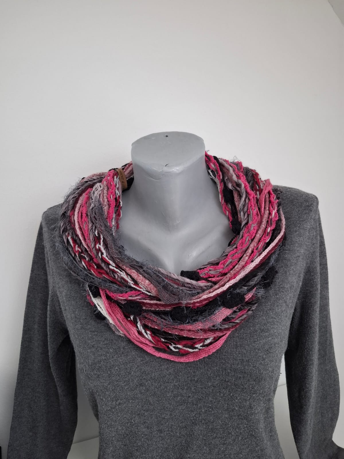 Loop-Schal Punschkrapferl, handgeknüpft Wintervariante