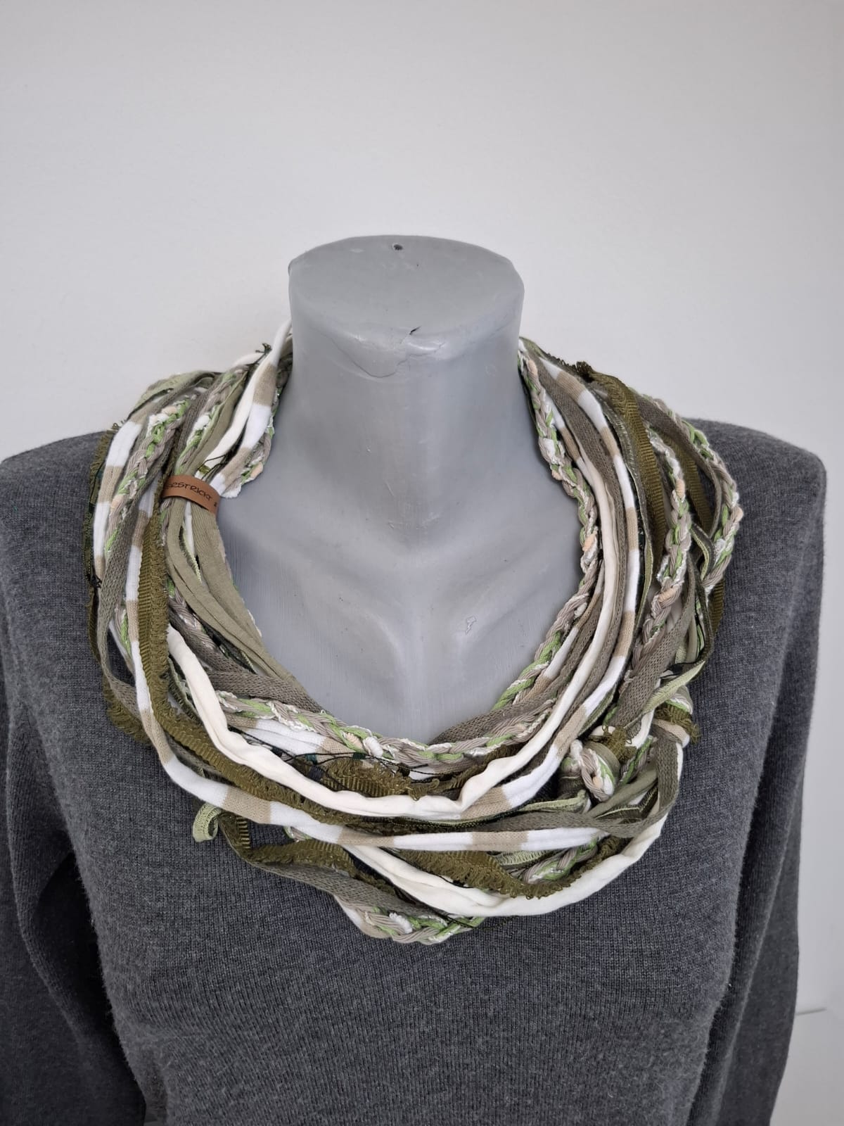 Loop-Schal Moos, handgeknüpft