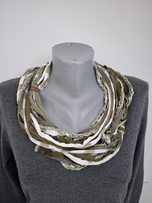 Loop-Schal Moos, handgeknüpft