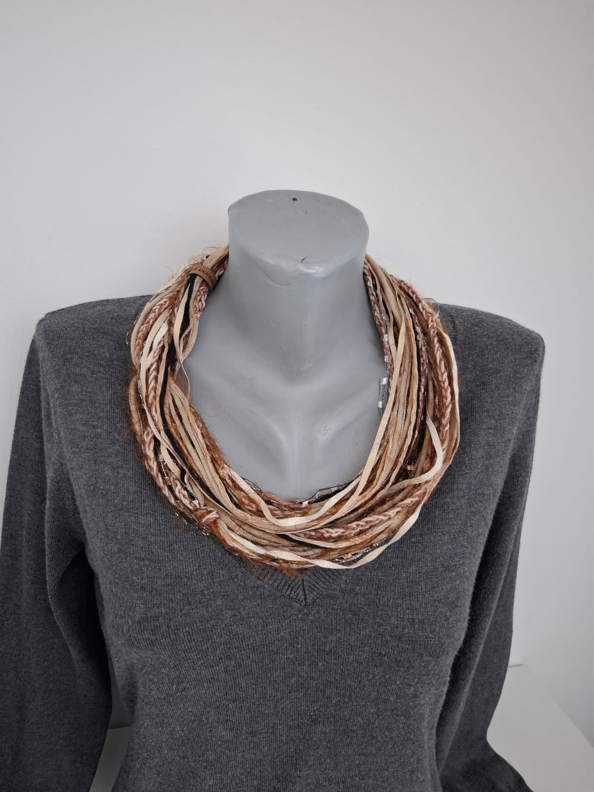 Loop Schal Milchschokolade,handgeknüpft, Ganzjahresvariante