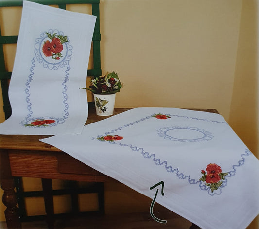 Duftin Stickpackung Mitteldecke Blaue Mohnblume mit blauen Ranken, Kreuzstich 80x80cm