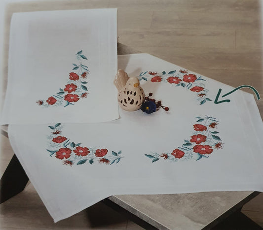 Duftin Stickpackung Mitteldecke Rote Blumen, Kreuzstich 80x80cm