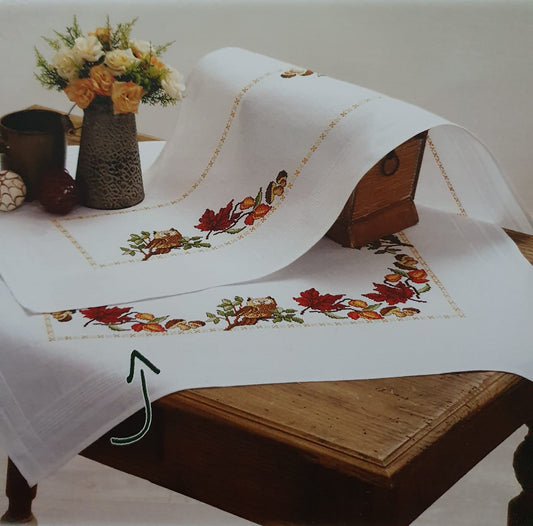 Duftin Stickpackung Mitteldecke Eule, Kreuzstich 80x80cm